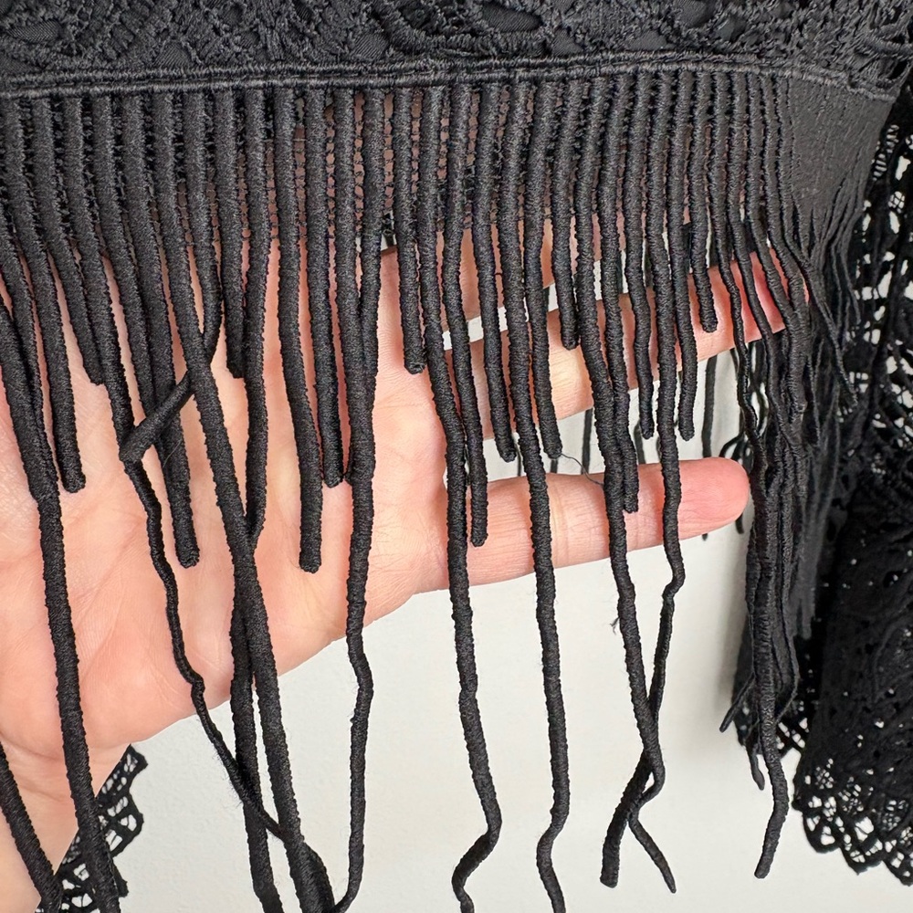 Beulah Black Crochet Fringe Long Sleeve Blouse size 6 zipper back boho festival - Picture 5 of 13